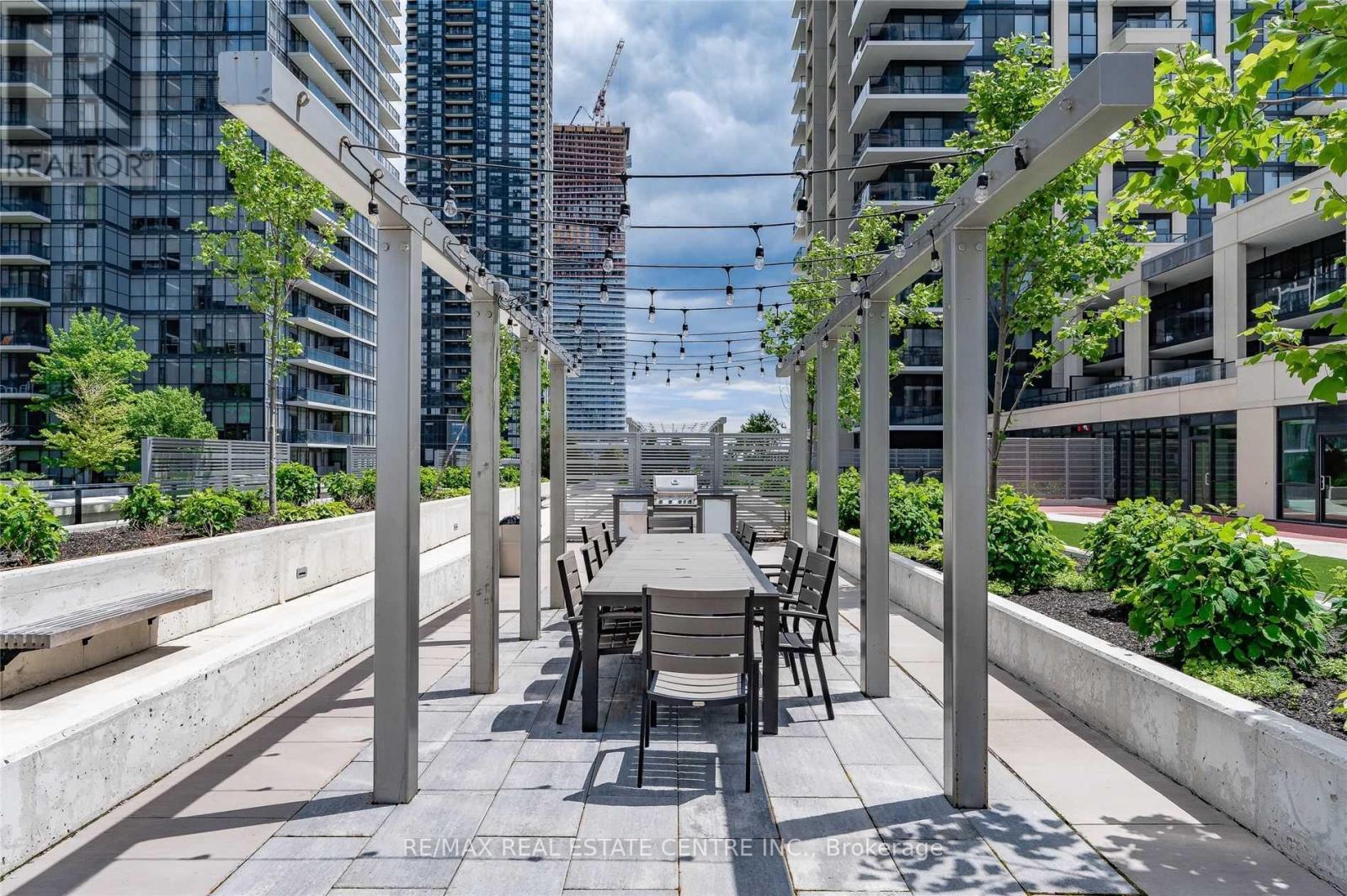 336 - 4085 Parkside Village Drive, Mississauga, Ontario  L5B 0K9 - Photo 2 - W12978876