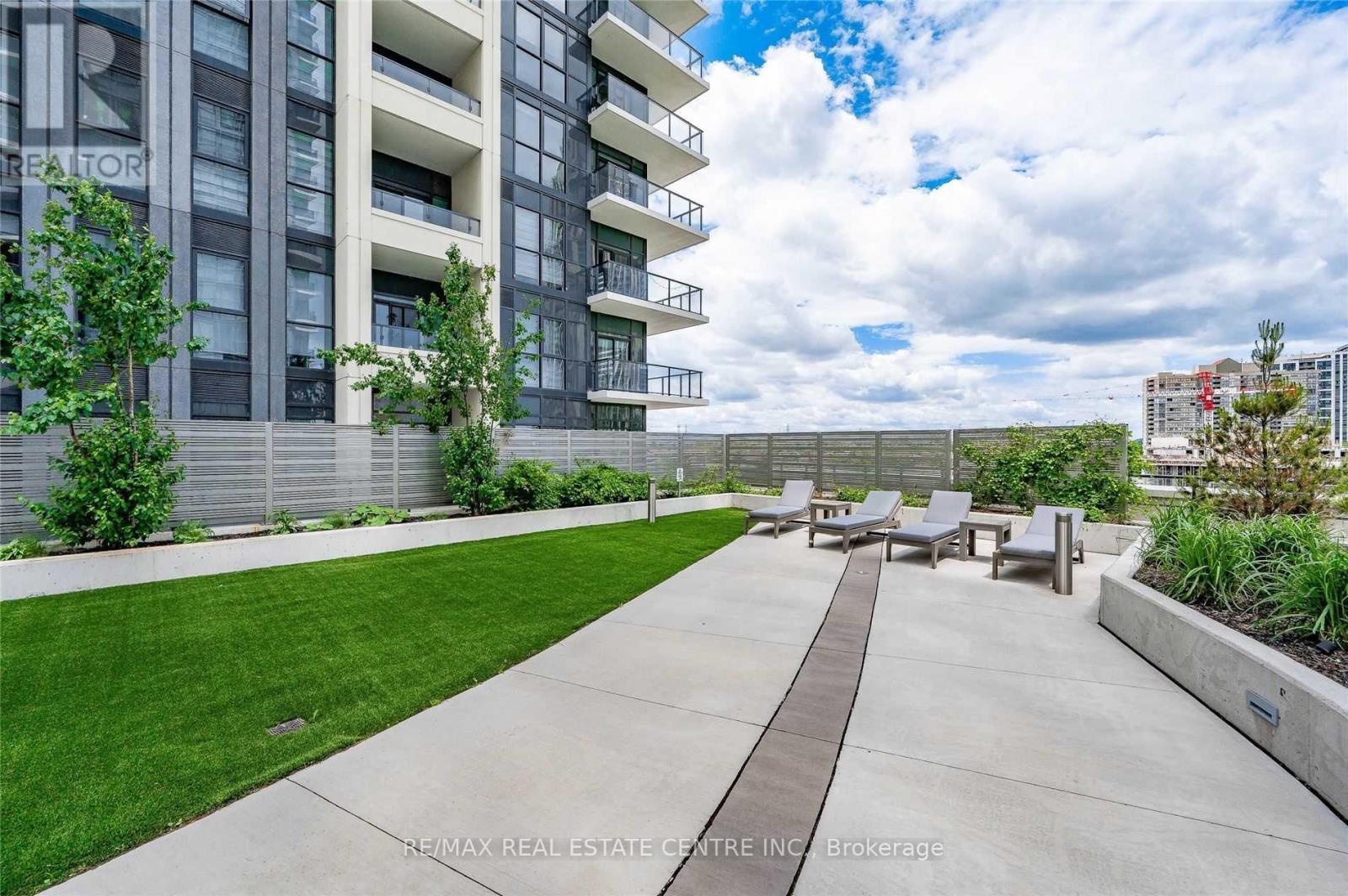 336 - 4085 Parkside Village Drive, Mississauga, Ontario  L5B 0K9 - Photo 3 - W12978876