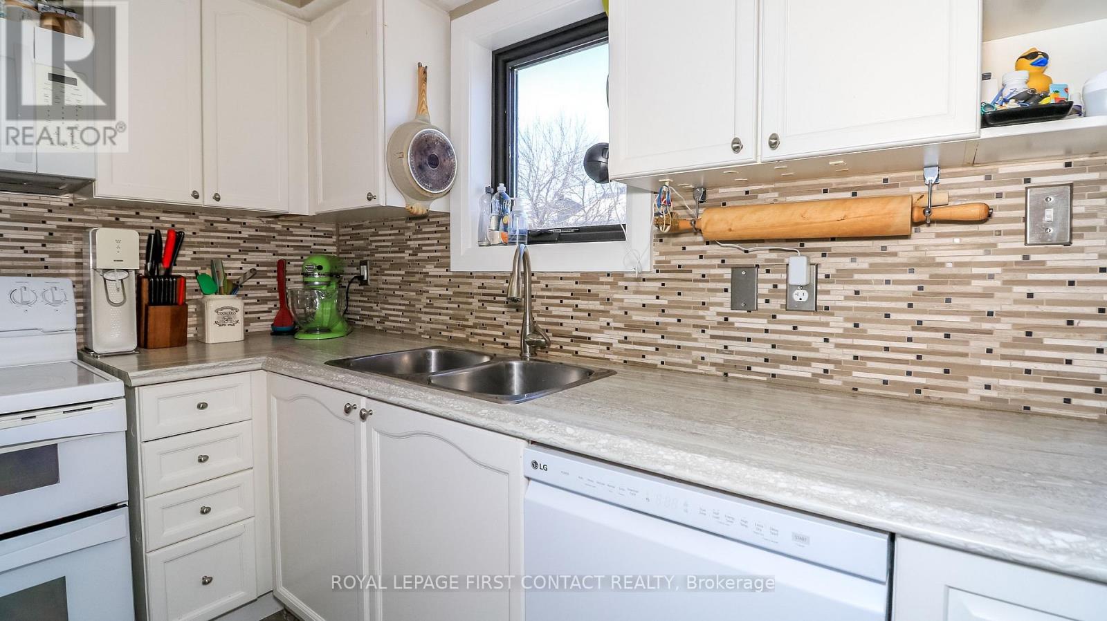 34 Ridwell Street, Barrie, Ontario  L4N 0W7 - Photo 15 - S12853364
