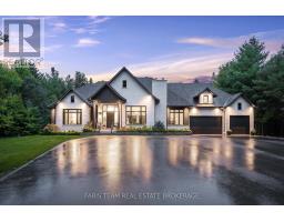 4 SYCAMORE CIRCLE, Springwater, Ontario
