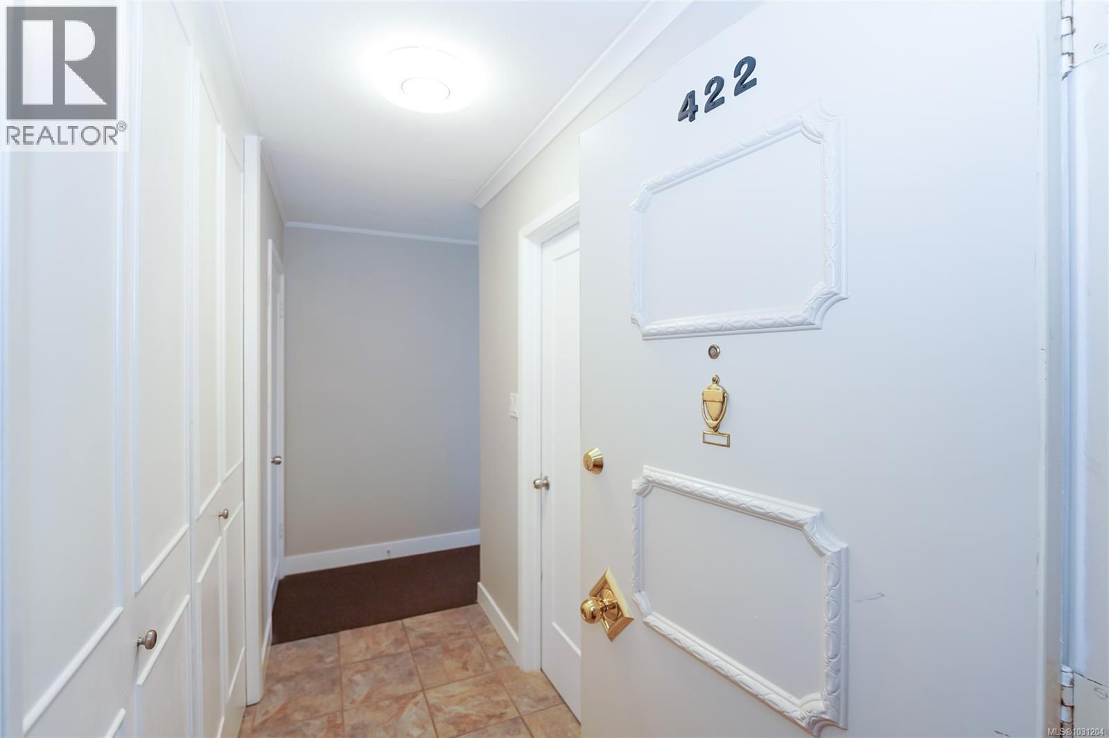 422 964 Heywood Ave, Victoria, British Columbia  V8V 2Y5 - Photo 2 - 1031204