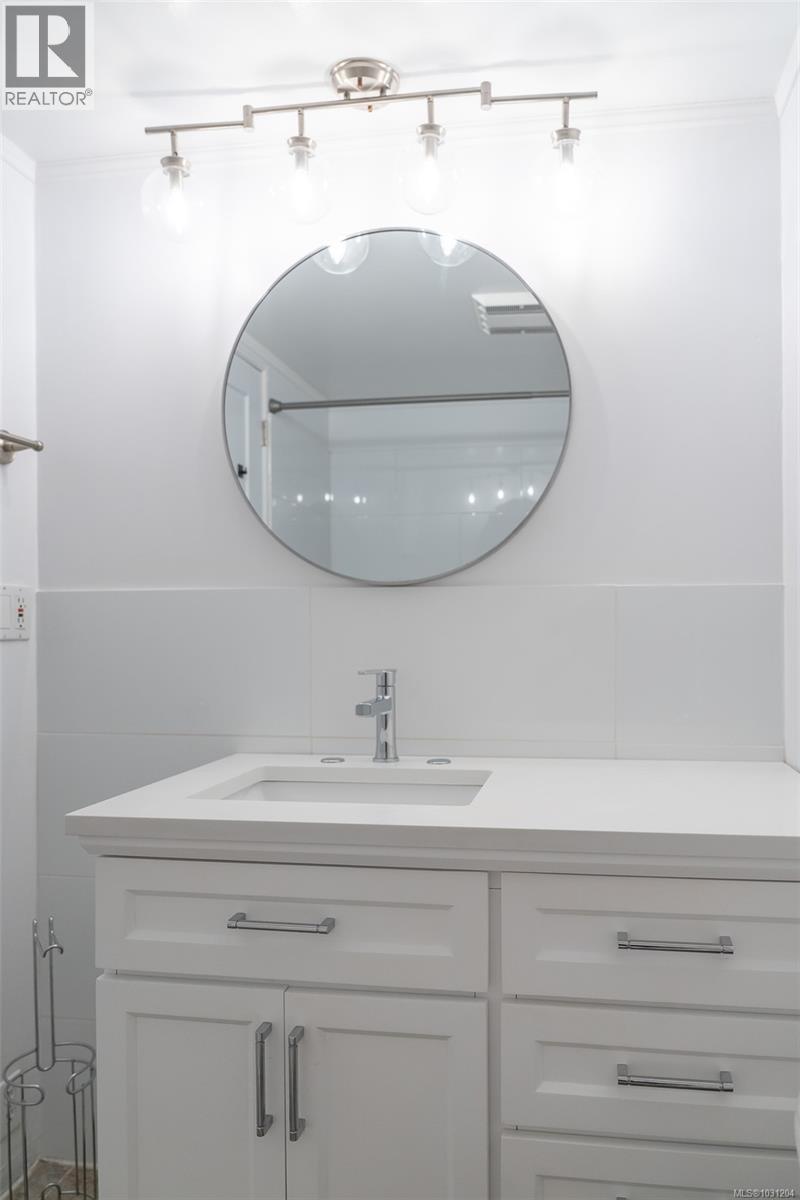 422 964 Heywood Ave, Victoria, British Columbia  V8V 2Y5 - Photo 17 - 1031204