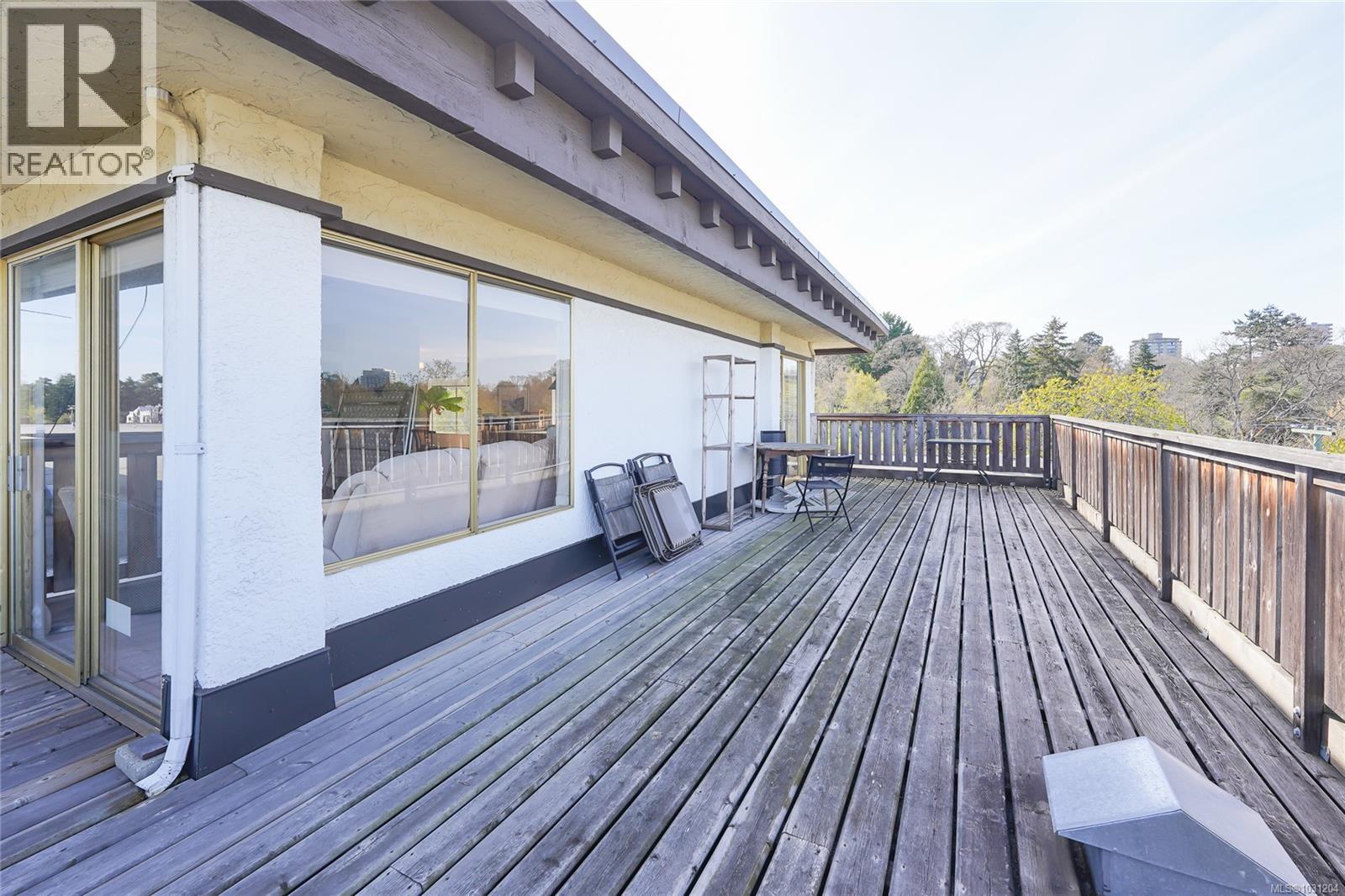 422 964 Heywood Ave, Victoria, British Columbia  V8V 2Y5 - Photo 27 - 1031204