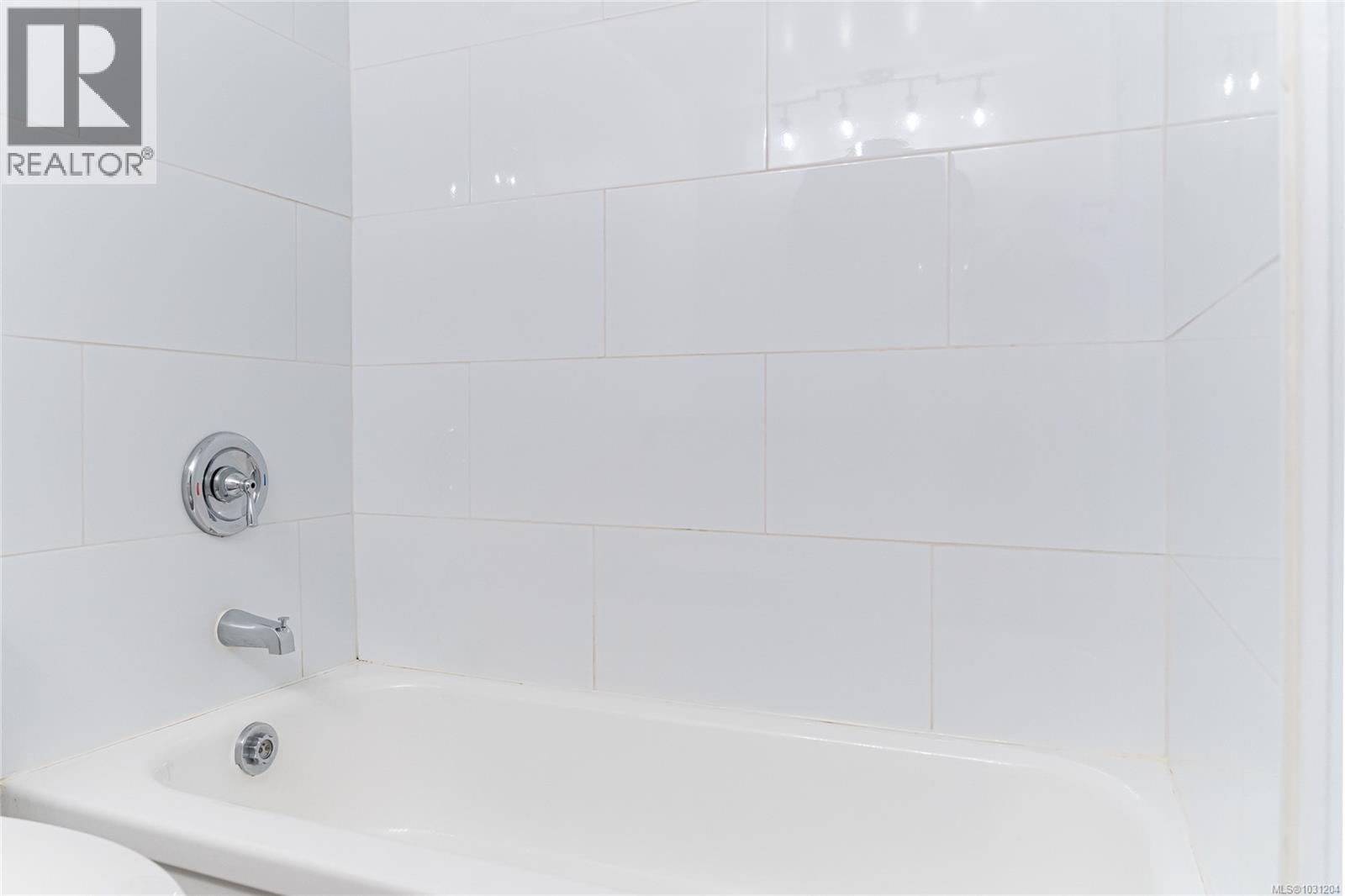 422 964 Heywood Ave, Victoria, British Columbia  V8V 2Y5 - Photo 18 - 1031204