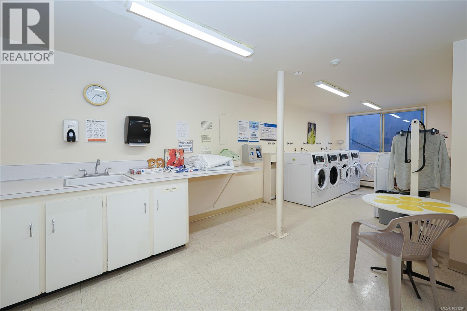 422 964 Heywood Ave, Victoria, British Columbia  V8V 2Y5 - Photo 28 - 1031204