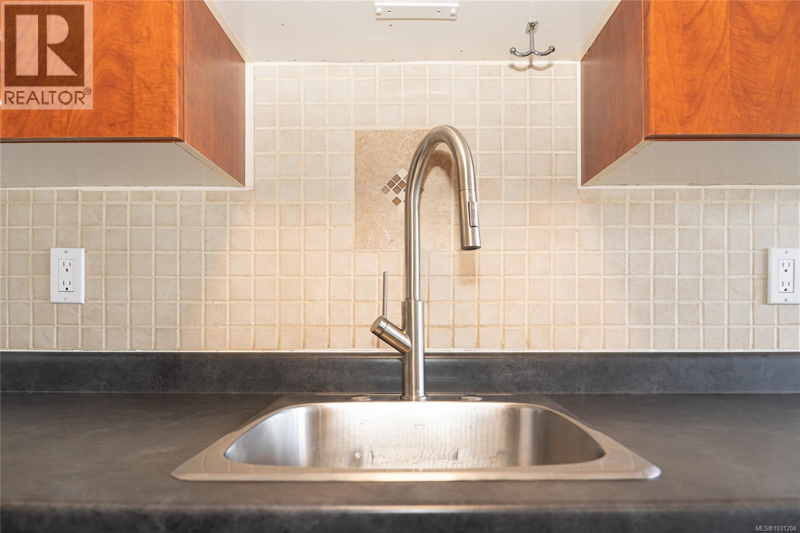 422 964 Heywood Ave, Victoria, British Columbia  V8V 2Y5 - Photo 13 - 1031204