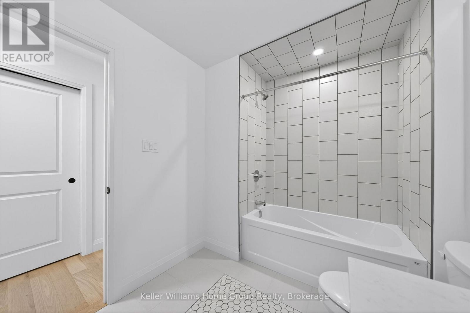 25 Halls Drive, Centre Wellington, Ontario  N0B 1S0 - Photo 36 - X12084257