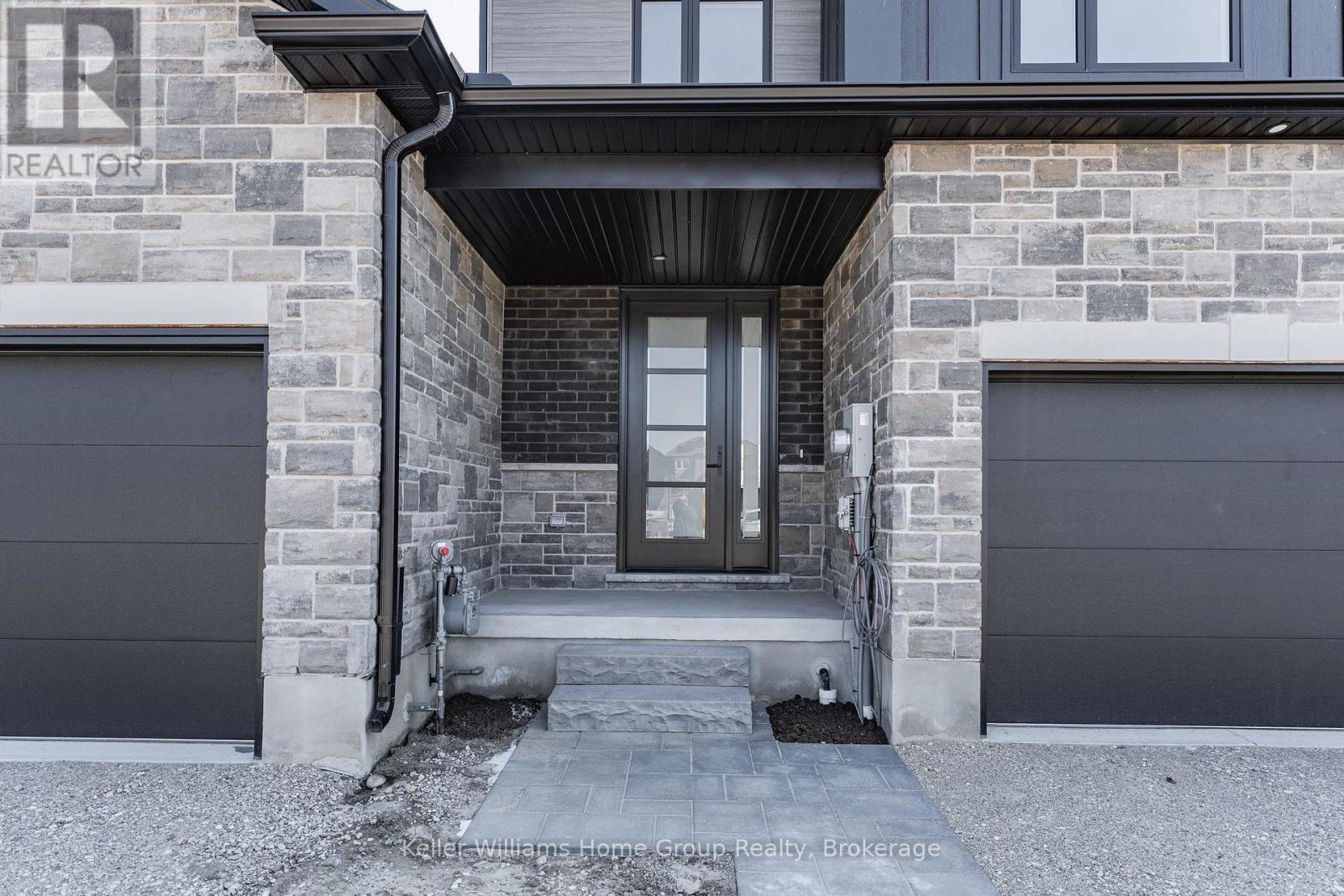 25 Halls Drive, Centre Wellington, Ontario  N0B 1S0 - Photo 5 - X12084257