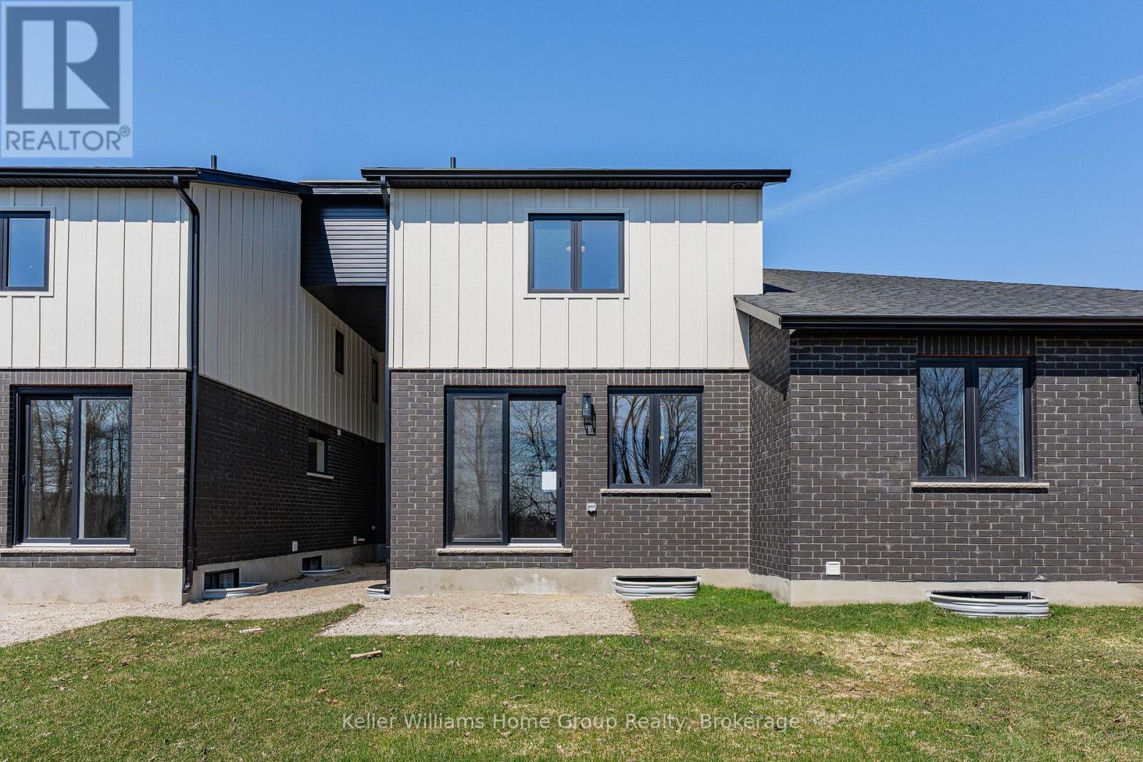 25 Halls Drive, Centre Wellington, Ontario  N0B 1S0 - Photo 47 - X12084257