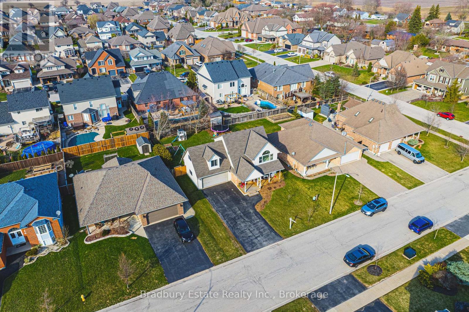 6 Las Road, West Lincoln, Ontario  L0R 2A0 - Photo 2 - X12979076