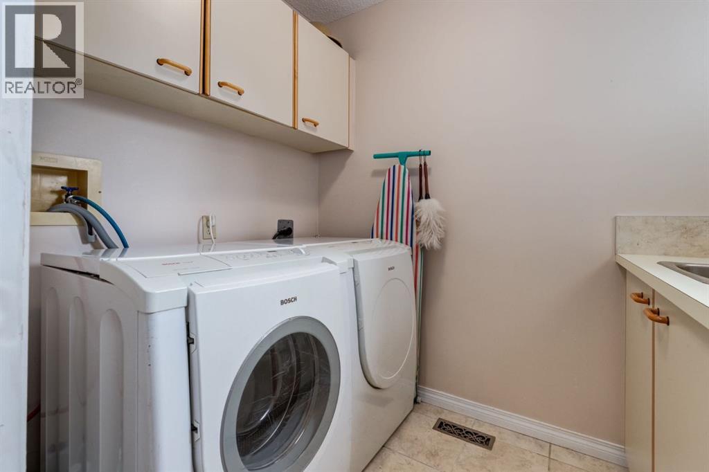 51 Woodacres Crescent SW, Calgary, Alberta  T2W 4V5 - Photo 23 - A2298947