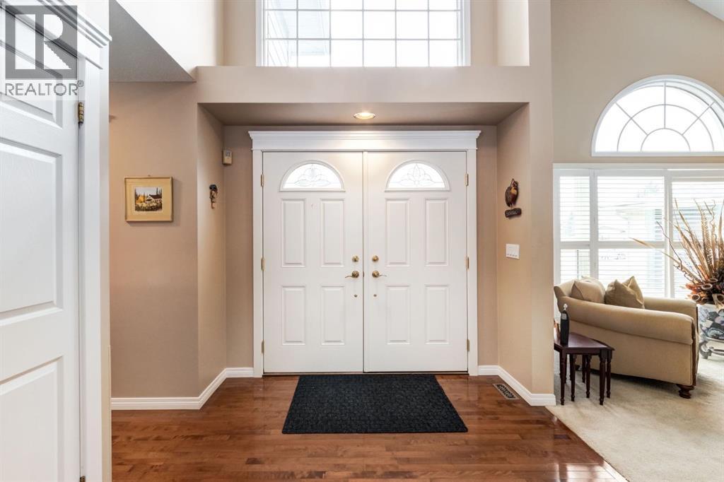 51 Woodacres Crescent SW, Calgary, Alberta  T2W 4V5 - Photo 3 - A2298947