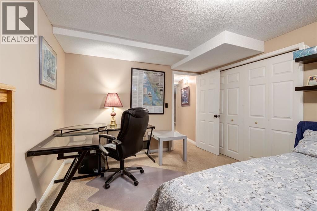 51 Woodacres Crescent SW, Calgary, Alberta  T2W 4V5 - Photo 45 - A2298947