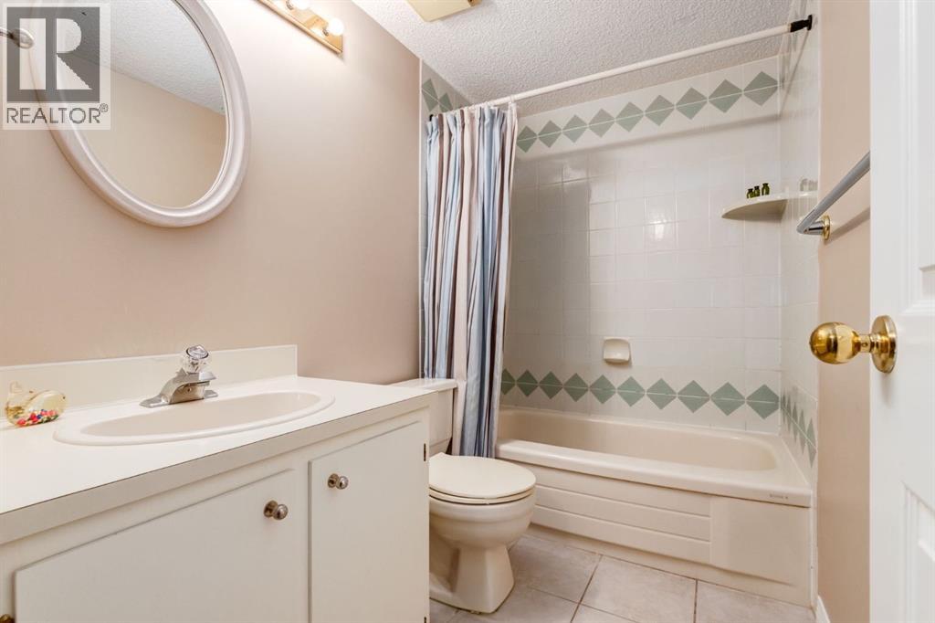 51 Woodacres Crescent SW, Calgary, Alberta  T2W 4V5 - Photo 46 - A2298947