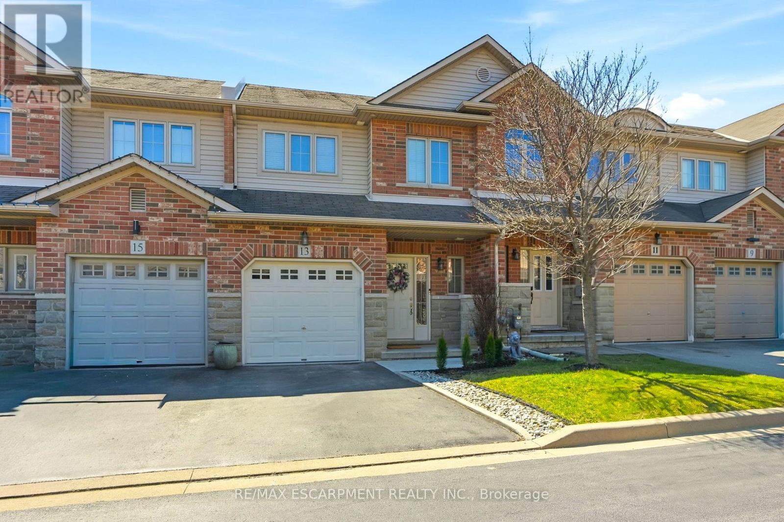 13 MARINA POINT CRESCENT, Hamilton, Ontario