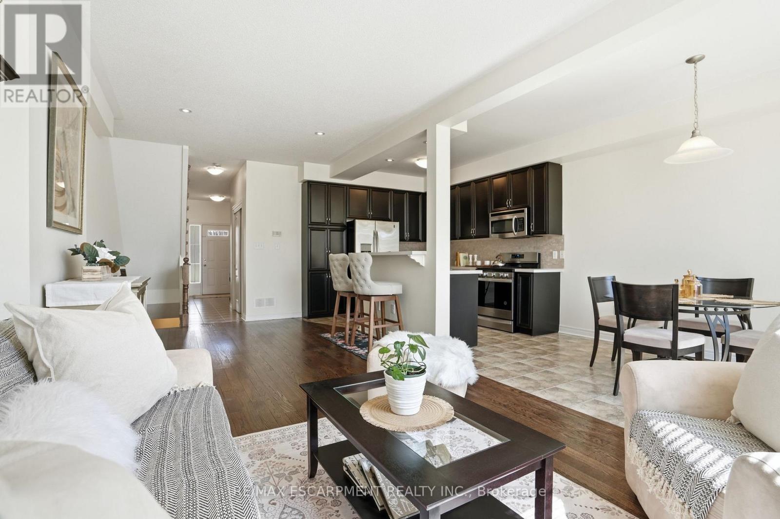 13 Marina Point Crescent, Hamilton, Ontario  L8E 0E4 - Photo 14 - X12978756