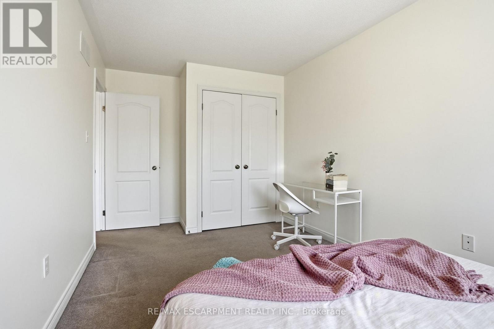 13 Marina Point Crescent, Hamilton, Ontario  L8E 0E4 - Photo 20 - X12978756