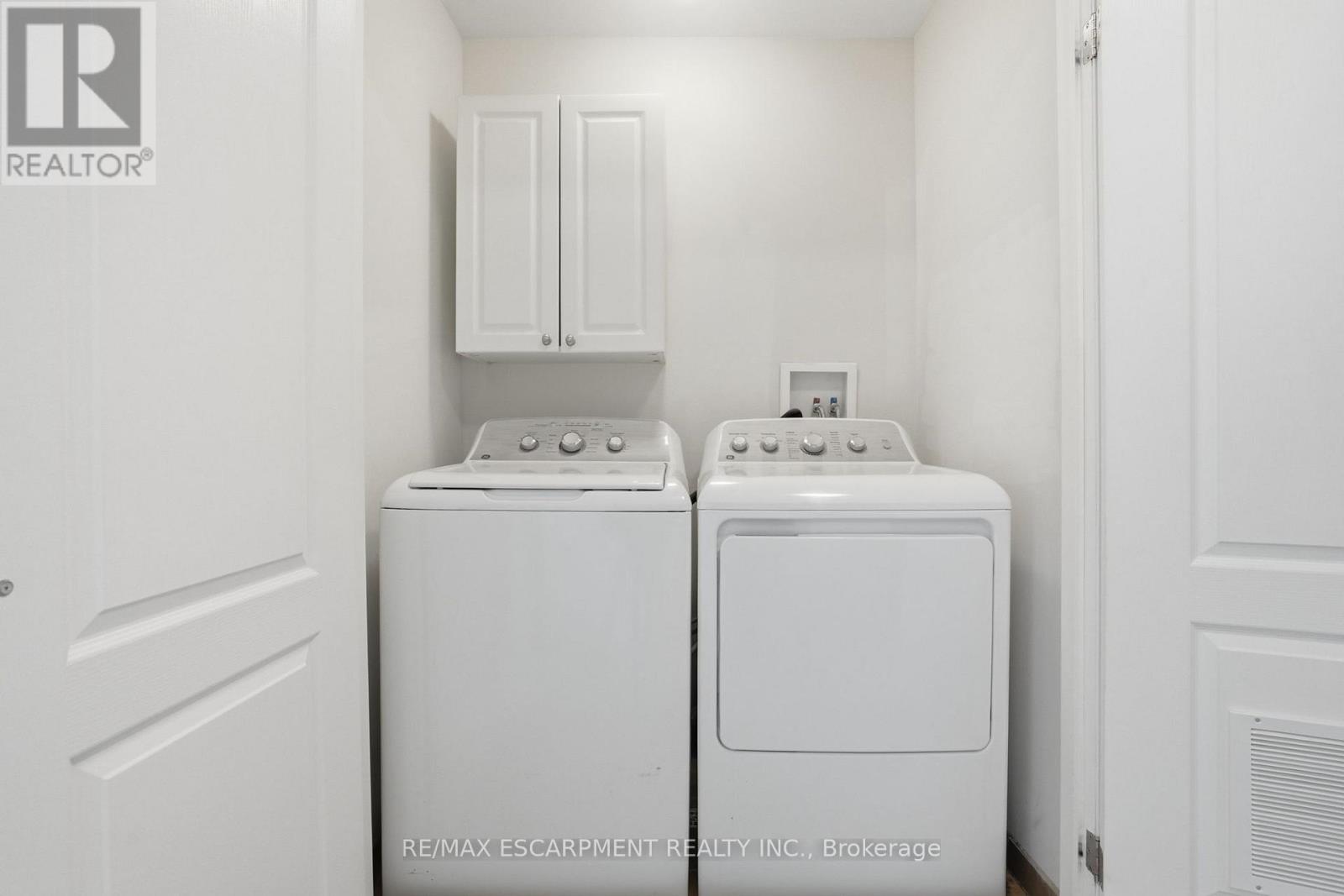 13 Marina Point Crescent, Hamilton, Ontario  L8E 0E4 - Photo 24 - X12978756