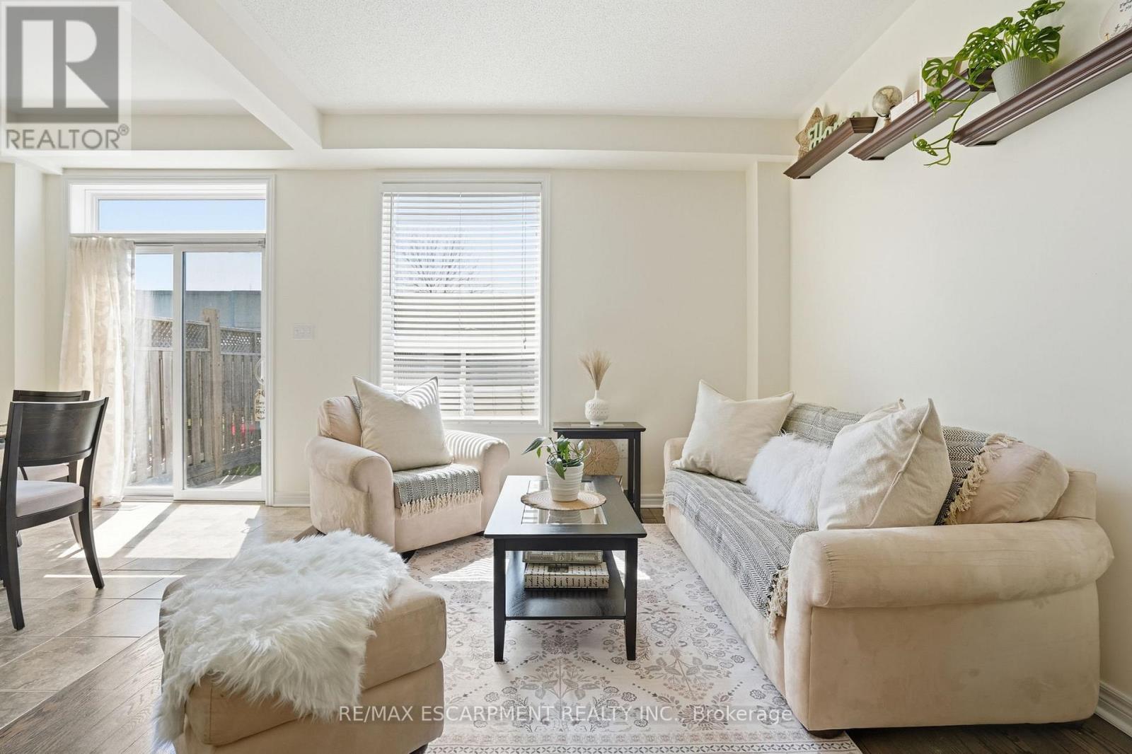 13 Marina Point Crescent, Hamilton, Ontario  L8E 0E4 - Photo 5 - X12978756