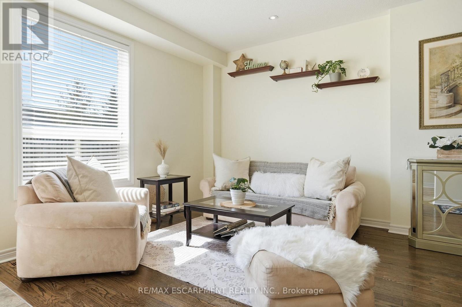 13 Marina Point Crescent, Hamilton, Ontario  L8E 0E4 - Photo 6 - X12978756