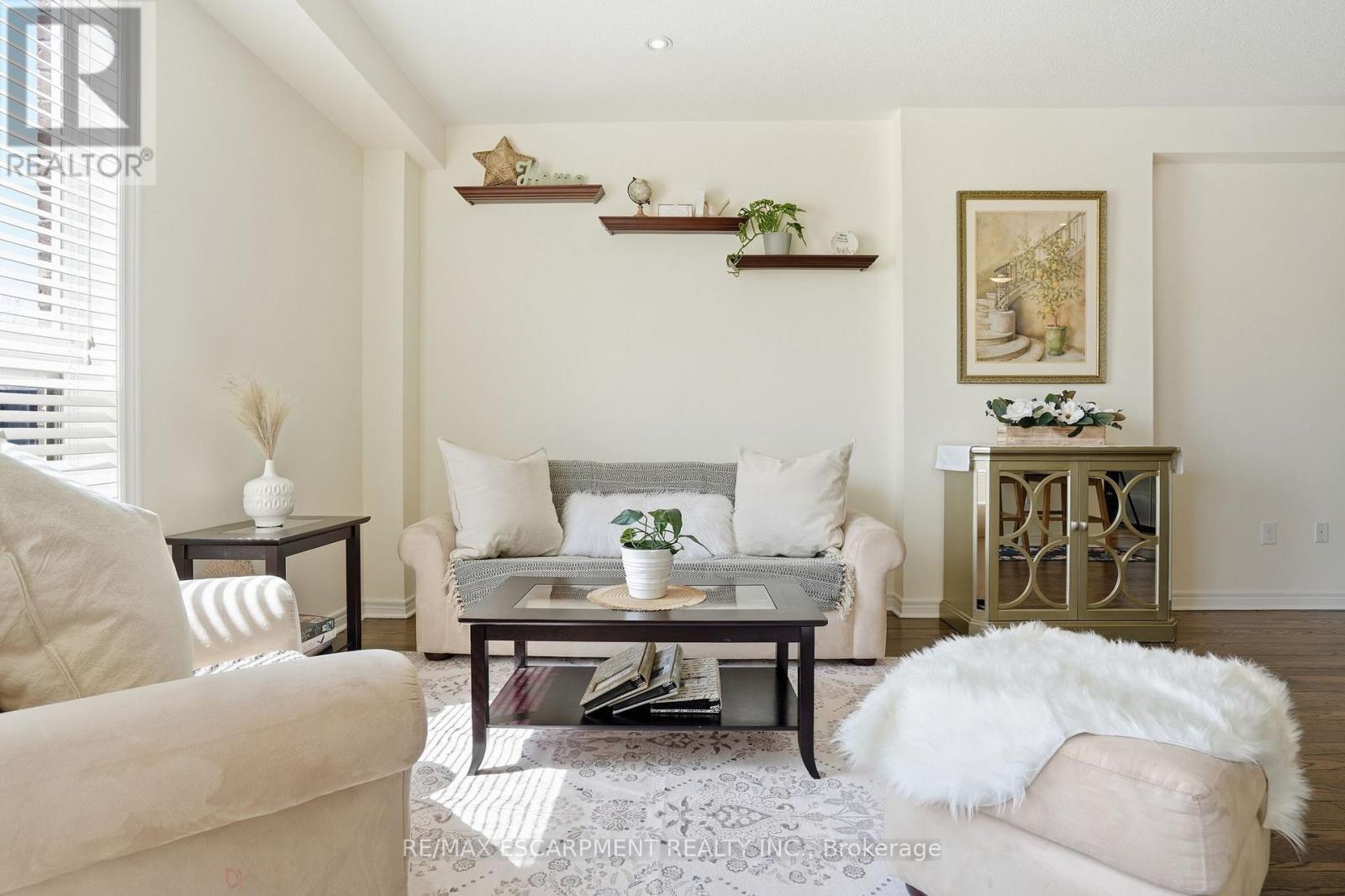 13 Marina Point Crescent, Hamilton, Ontario  L8E 0E4 - Photo 7 - X12978756