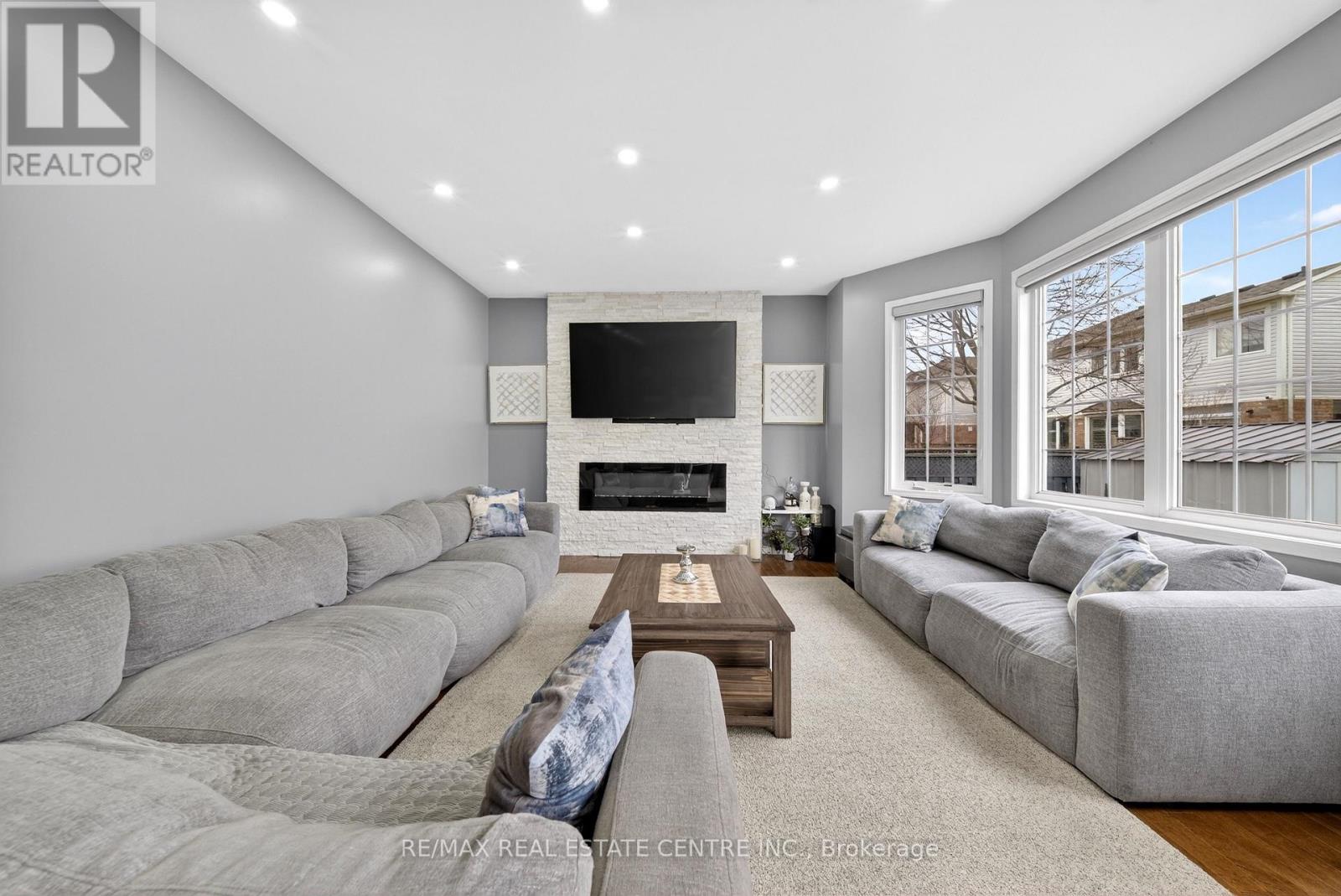 207 Arthur Fach Drive, Cambridge, Ontario  N1T 2G2 - Photo 14 - X12978766