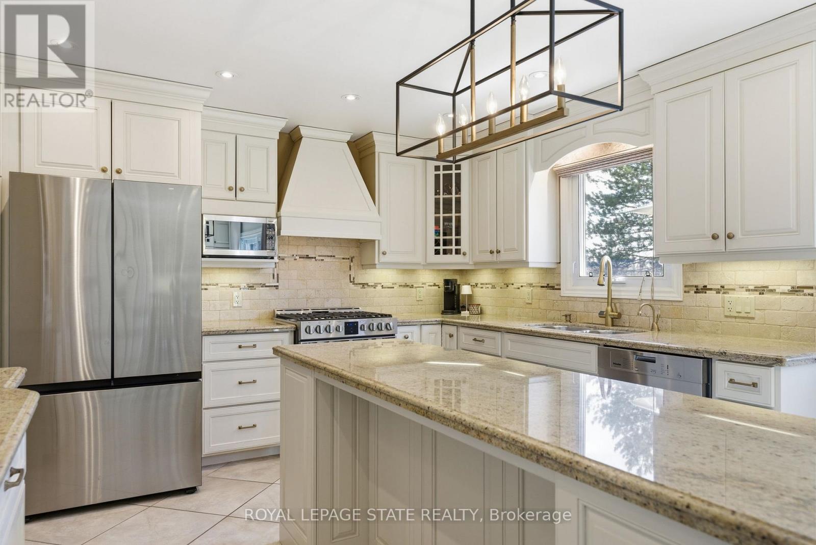 303 Orkney Street W, Haldimand, Ontario  N3W 1A3 - Photo 21 - X12978814