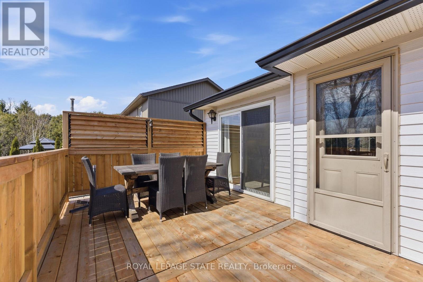 303 Orkney Street W, Haldimand, Ontario  N3W 1A3 - Photo 43 - X12978814