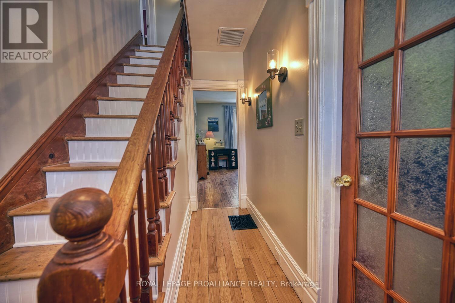 62 Beecher Street, Brockville, Ontario  K6V 5M3 - Photo 6 - X12979174