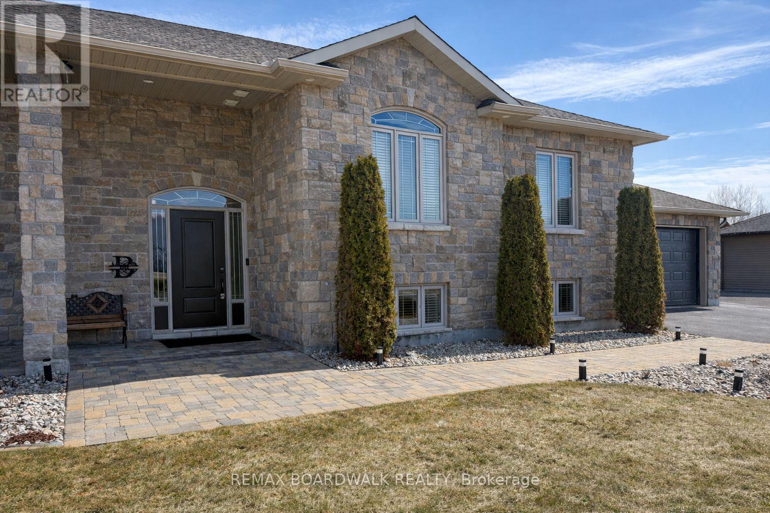 3421 Summerbreeze Drive, Ottawa, Ontario  K0A 2W0 - Photo 2 - X12727318