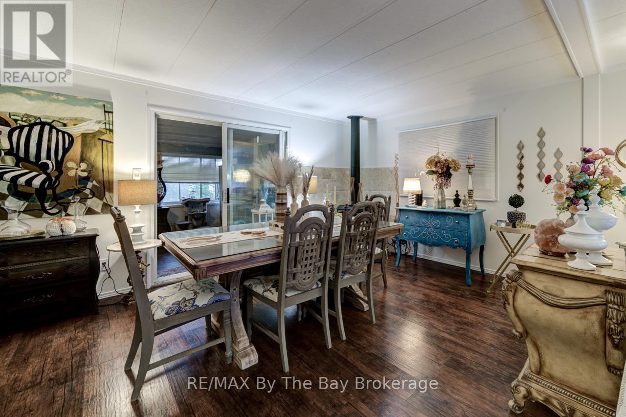 9 Allen Drive N, Wasaga Beach, Ontario  L9Z 1K5 - Photo 8 - S12979168