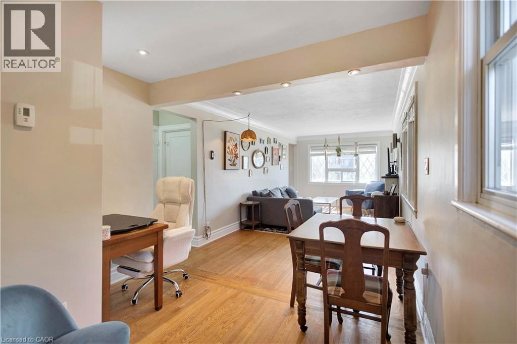 20 Barons Avenue S, Hamilton, Ontario  L8K 2X9 - Photo 12 - 40819374