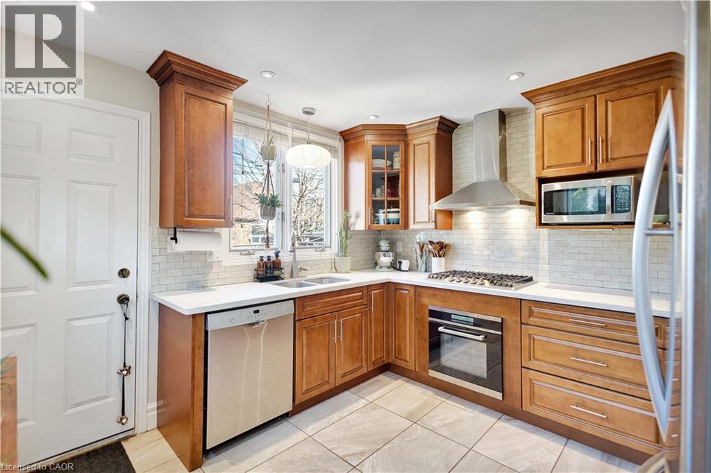 20 Barons Avenue S, Hamilton, Ontario  L8K 2X9 - Photo 13 - 40819374