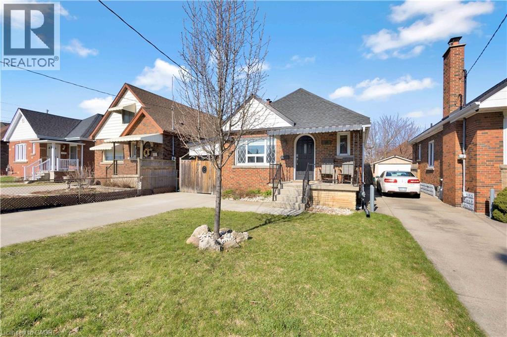 20 Barons Avenue S, Hamilton, Ontario  L8K 2X9 - Photo 2 - 40819374