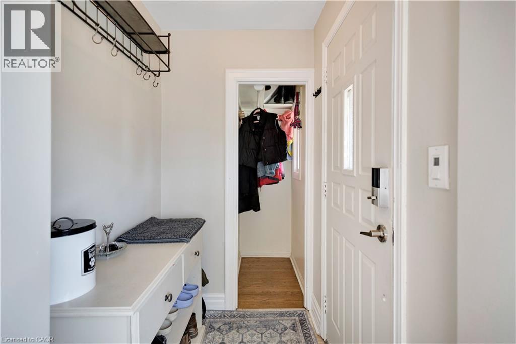 20 Barons Avenue S, Hamilton, Ontario  L8K 2X9 - Photo 5 - 40819374