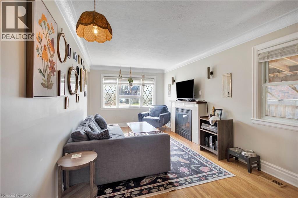 20 Barons Avenue S, Hamilton, Ontario  L8K 2X9 - Photo 9 - 40819374