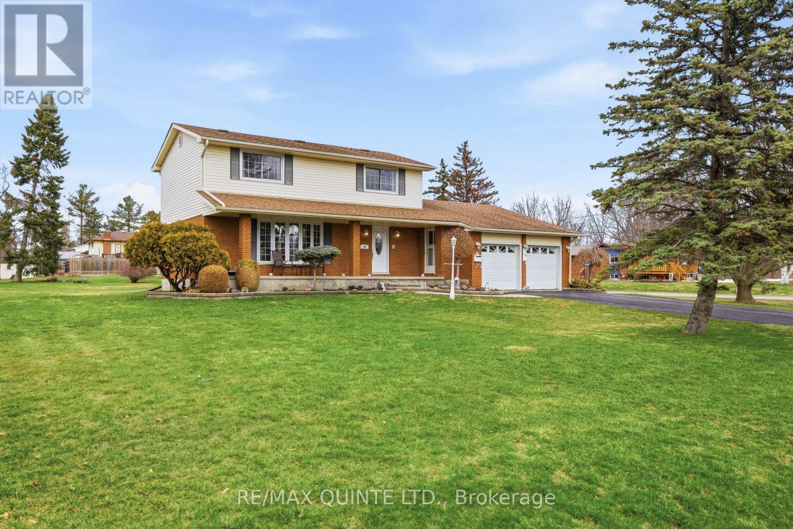 19 COUNTRY CLUB DRIVE, Quinte West, Ontario
