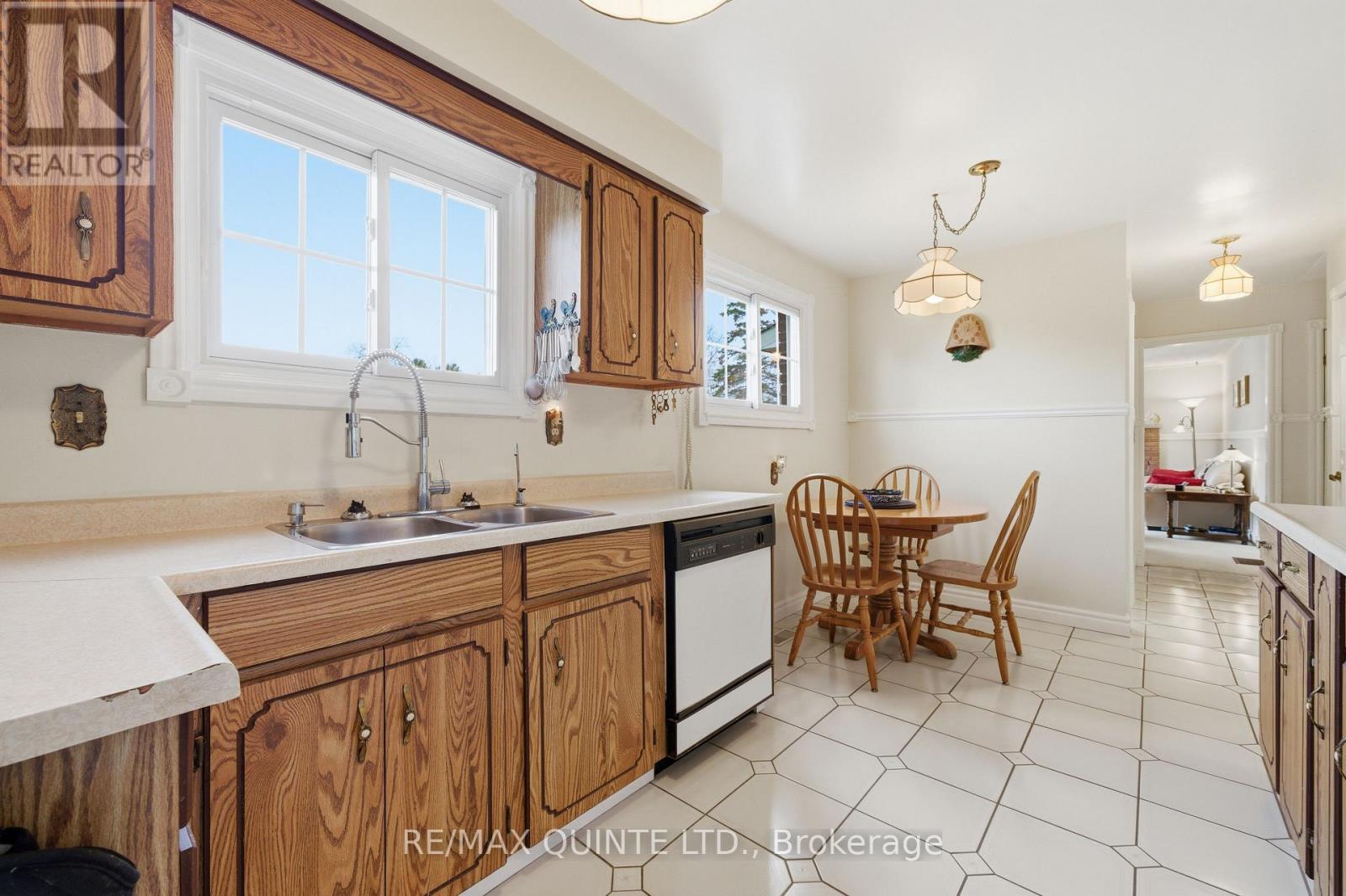 19 Country Club Drive, Quinte West, Ontario  K8R 1B4 - Photo 13 - X12978928