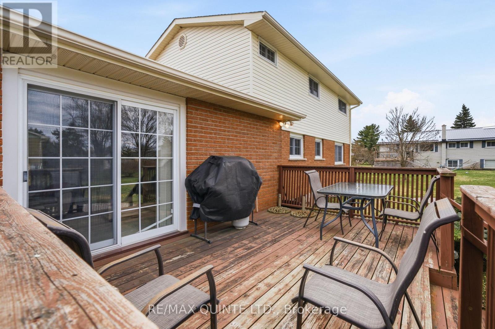 19 Country Club Drive, Quinte West, Ontario  K8R 1B4 - Photo 22 - X12978928