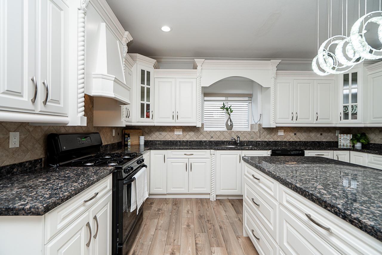 12761 60a Avenue, Surrey, British Columbia  V3X 0A1 - Photo 8 - R3108142