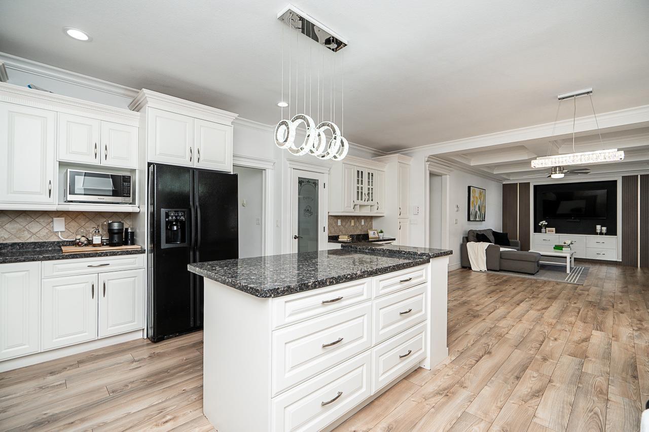 12761 60a Avenue, Surrey, British Columbia  V3X 0A1 - Photo 9 - R3108142