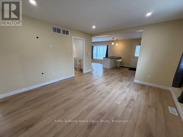 460 Main Street N, Wellington North, Ontario  N0G 2L2 - Photo 9 - X12978946