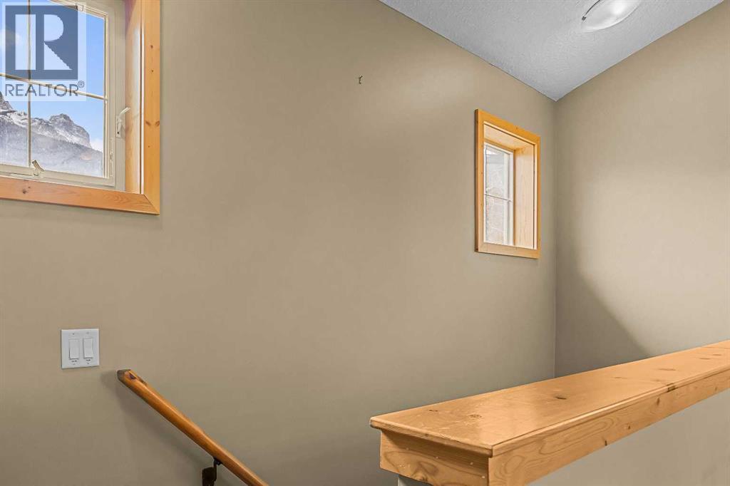 202, 70 Dyrgas Gate, Canmore, Alberta  T1W 3J6 - Photo 4 - A2299757