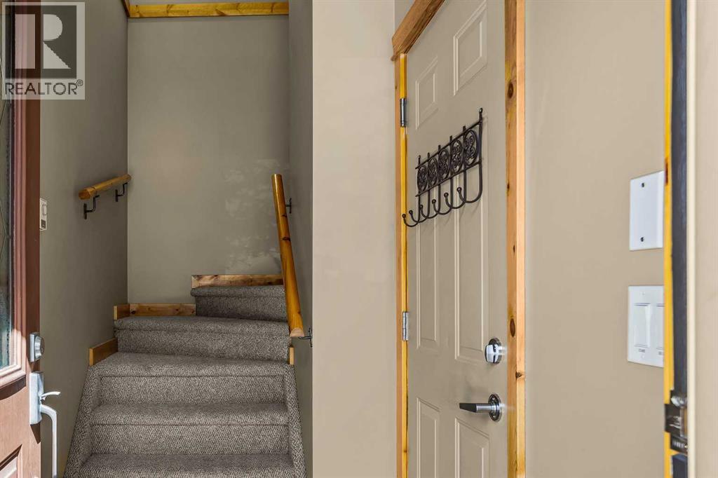 202, 70 Dyrgas Gate, Canmore, Alberta  T1W 3J6 - Photo 3 - A2299757