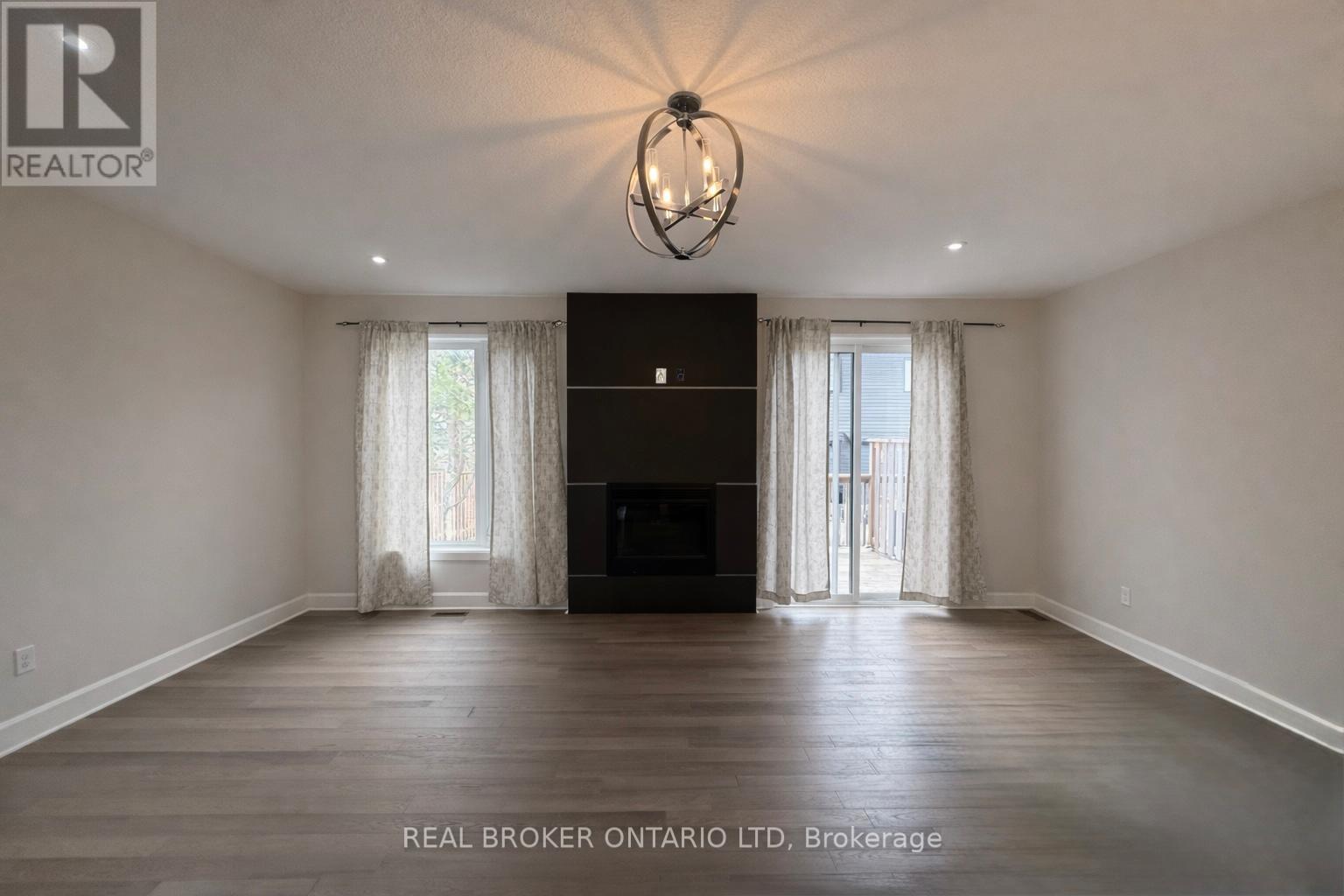 32 - 499 Sophia Crescent, London North, Ontario  N6G 0X9 - Photo 3 - X12979176