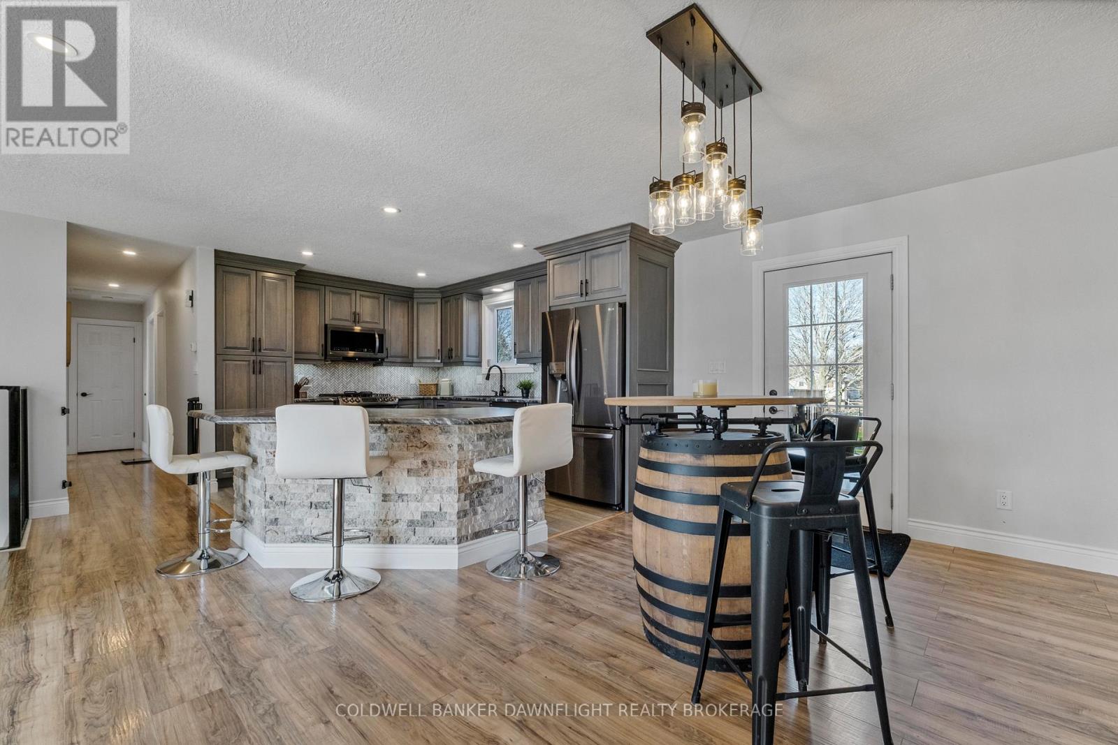 17 Hawthorn Crescent, North Middlesex, Ontario  N0M 1A0 - Photo 13 - X12979194