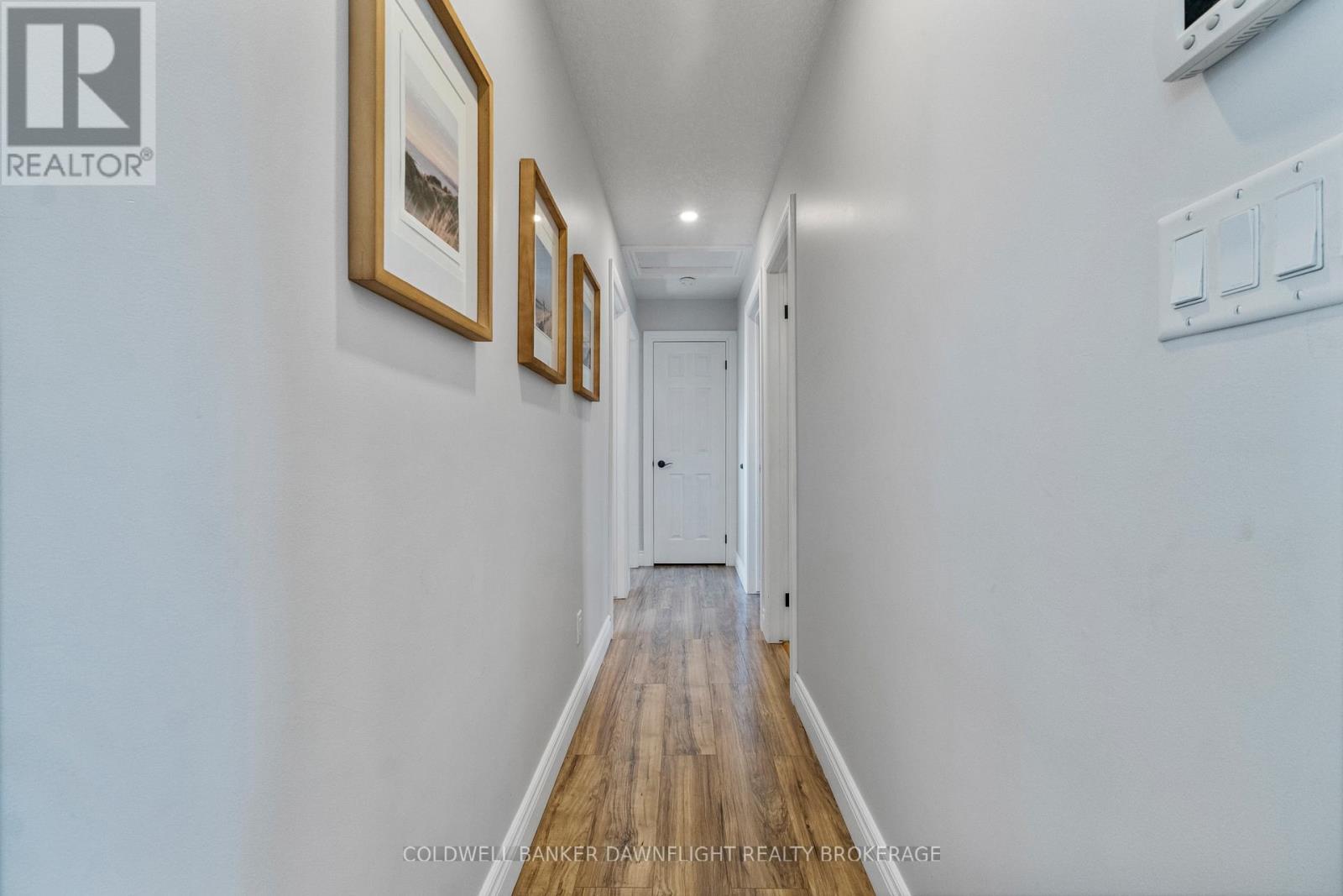 17 Hawthorn Crescent, North Middlesex, Ontario  N0M 1A0 - Photo 14 - X12979194