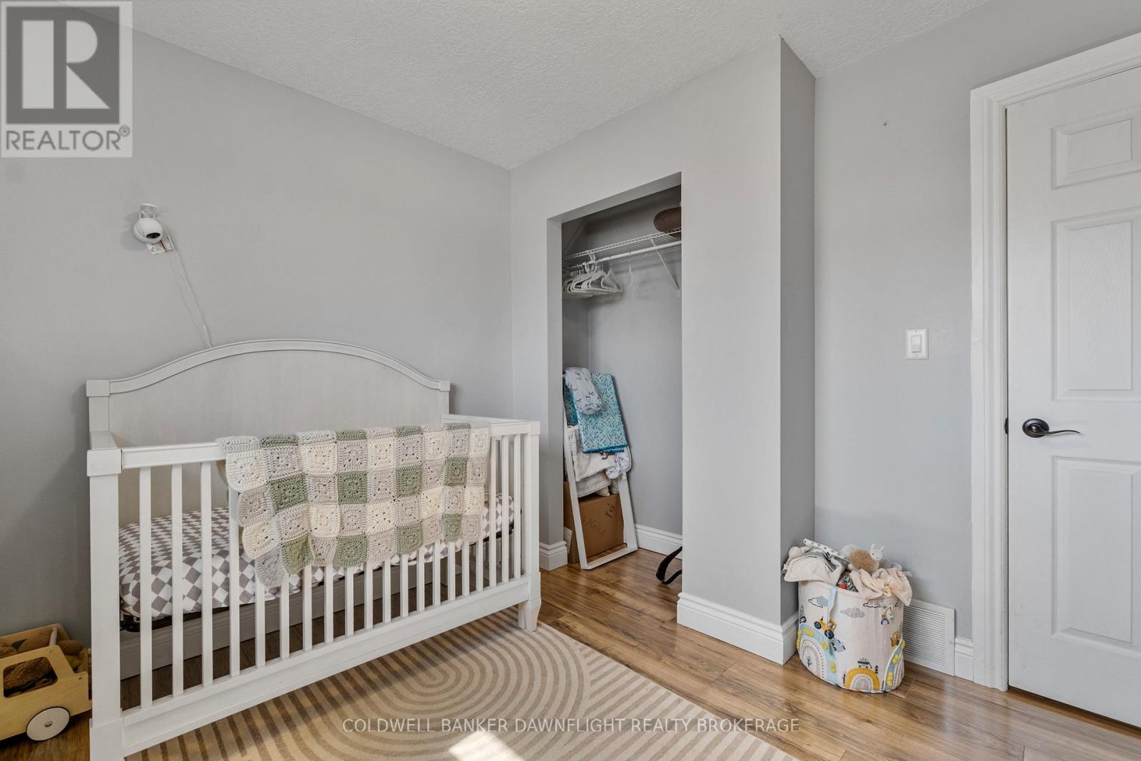 17 Hawthorn Crescent, North Middlesex, Ontario  N0M 1A0 - Photo 16 - X12979194