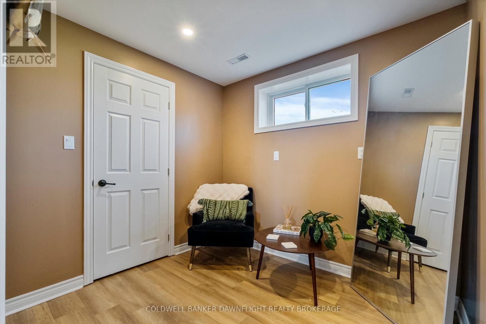 17 Hawthorn Crescent, North Middlesex, Ontario  N0M 1A0 - Photo 30 - X12979194