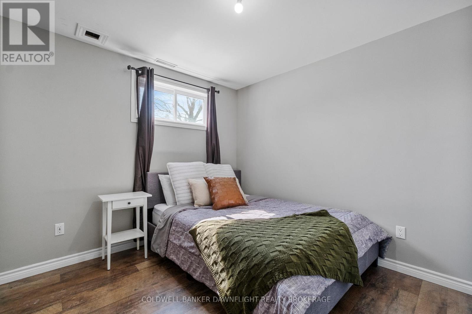 17 Hawthorn Crescent, North Middlesex, Ontario  N0M 1A0 - Photo 33 - X12979194